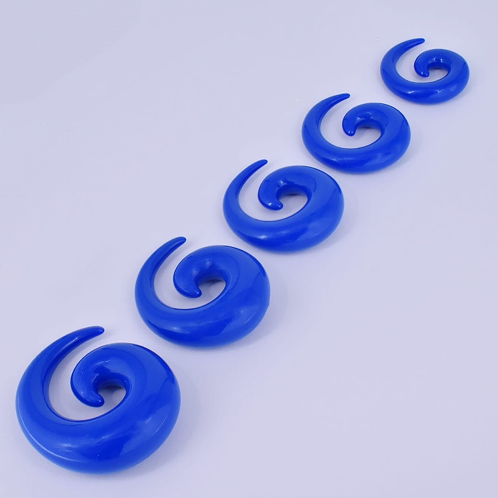 Caracola Acrilica Azul Caracola Unicolor Azul - Acrílica – Acero Quirúrgico – Piercing Colombia