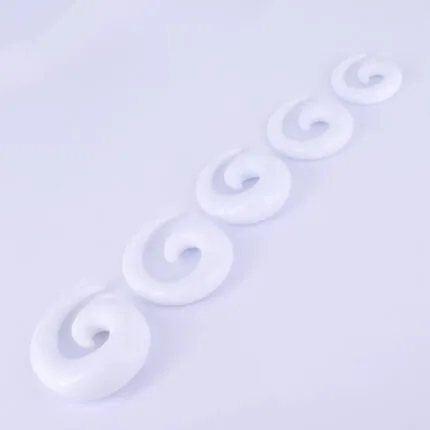 Caracola Unicolor Blanco en Acrílica – Expansiones de Oreja