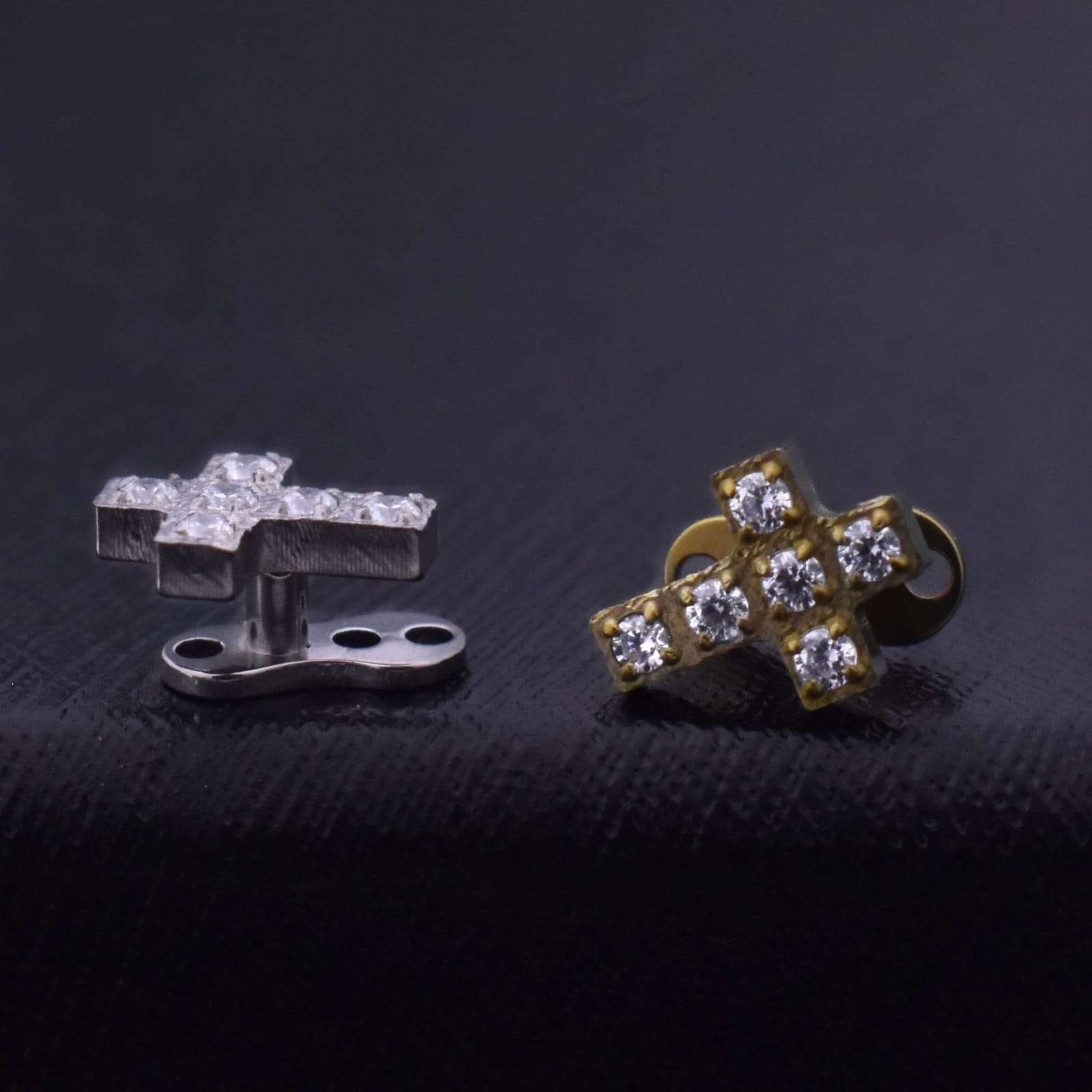 Microdermal Saint 16g - Titanio G.I Microdermal Saint 16g - Titanio G.I – Piercing Colombia