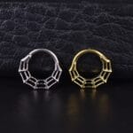 Aro Clicker Telaraña - Titanio G.I – Piercing Colombia