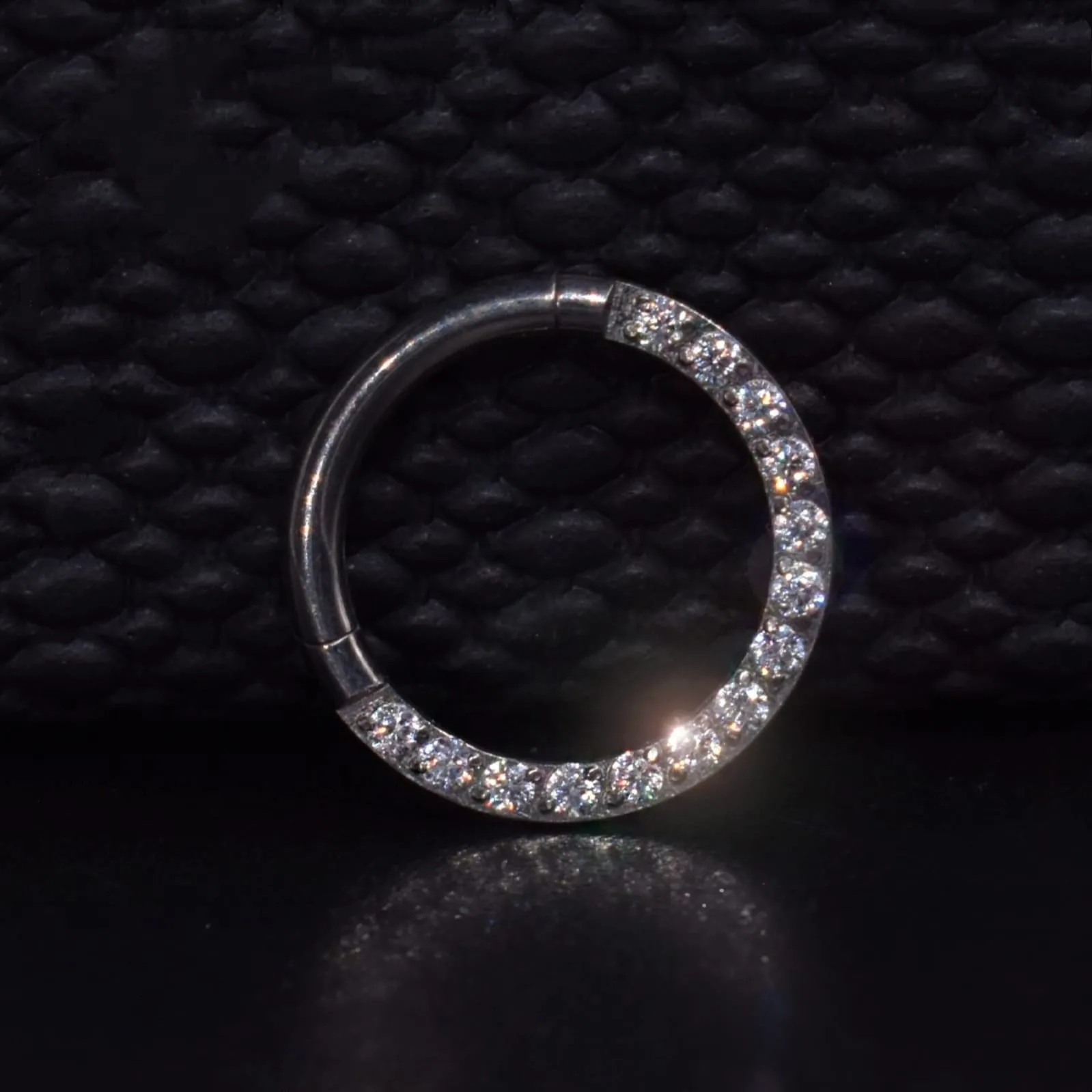 Aro Clicker Temis 8mm - Titanio G.I – Piercing Colombia
