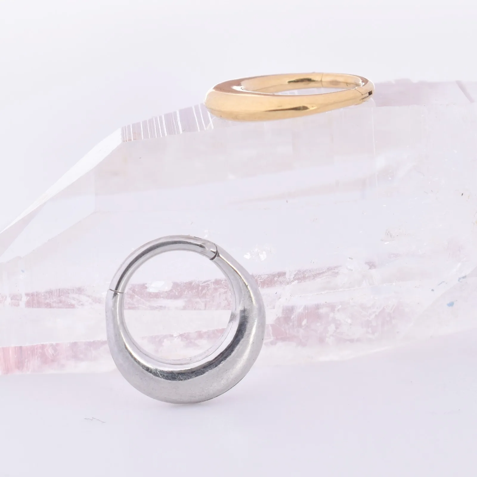 WhatsApp Image 2025-11-13 at 3.39.03 PM (1) Aro Clicker Enya 8mm - Acero Quirúrgico – Piercing Colombia