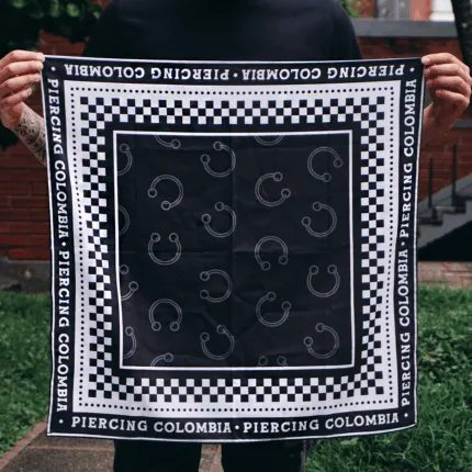 Pañoleta Piercing Negra – Insumos para Piercing