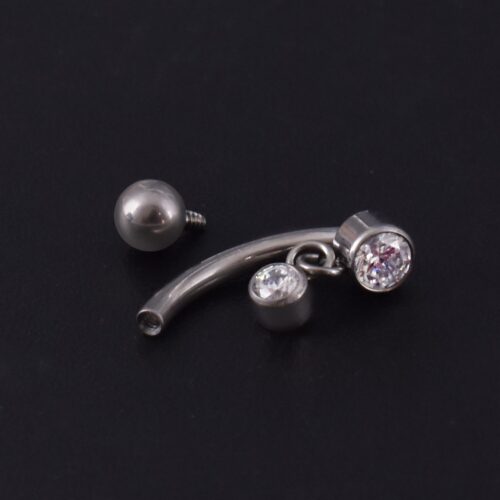 Banana Rook Charm Glow 16G | Titanio ASTM F136 – Piercing Colombia