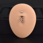Ombligo Mariposa Pavé (14G – Barra 10 mm) – Titanio ASTM F136 – Piercing Colombia