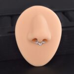 Aro Clicker Triple Butterfly (16G – 8mm) – Titanio ASTM F136 – Piercing Colombia