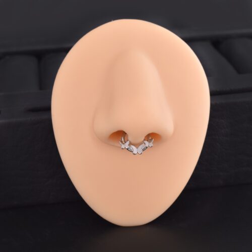 Aro Clicker Triple Butterfly (16G – 8mm) – Titanio ASTM F136 – Piercing Colombia