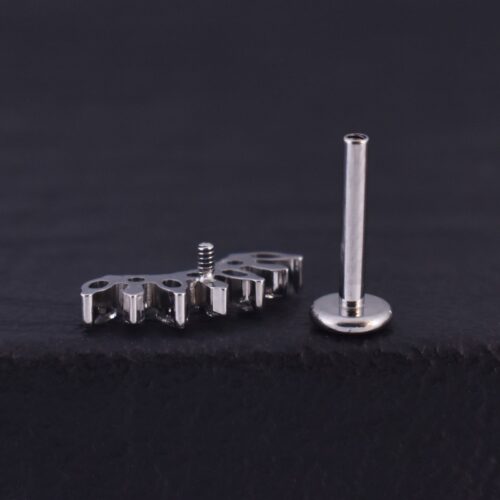 Labret Tiara (16G – 8mm) - Titanio G.I. – Piercing Colombia