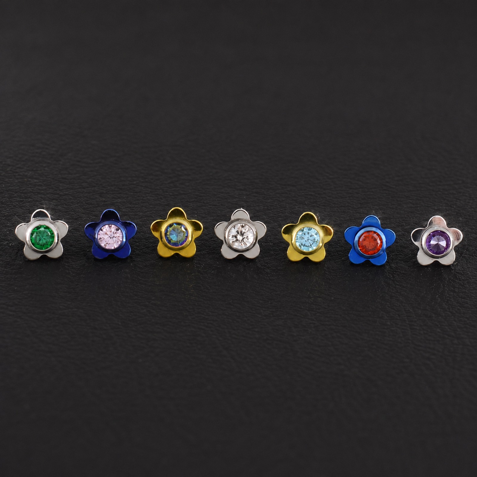 Flor Piercing (3) Hélix Flower Glass (16G – 8mm) – Titanio G.I. – Piercing Colombia