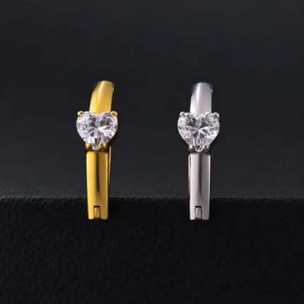 Clicker de ombligo Lateral Corazón con circón blanco en corazón en dorado y plateado