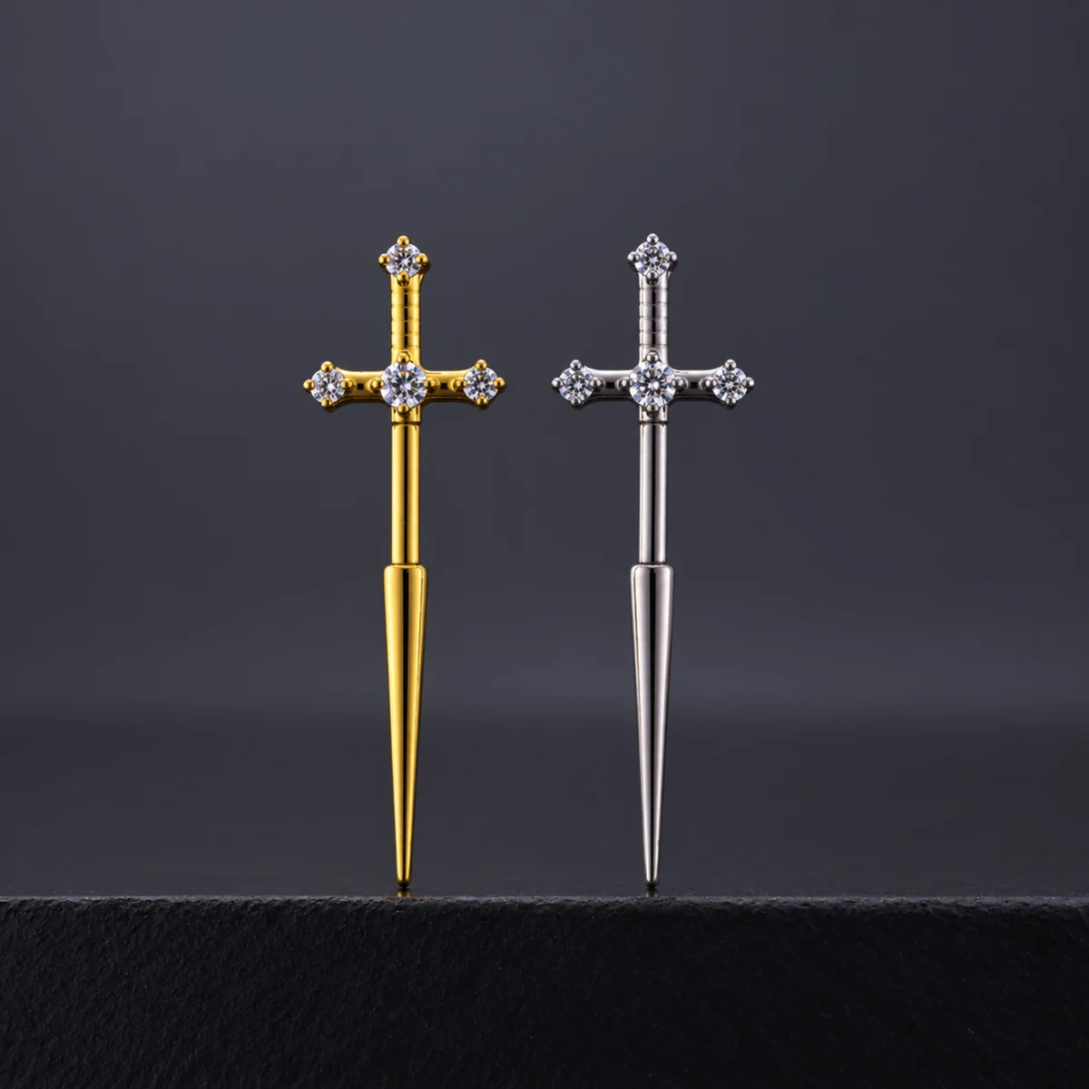 labret-templario-titanio Labret Templario (16G - 8mm) - Titanio G.I. – Piercing Colombia